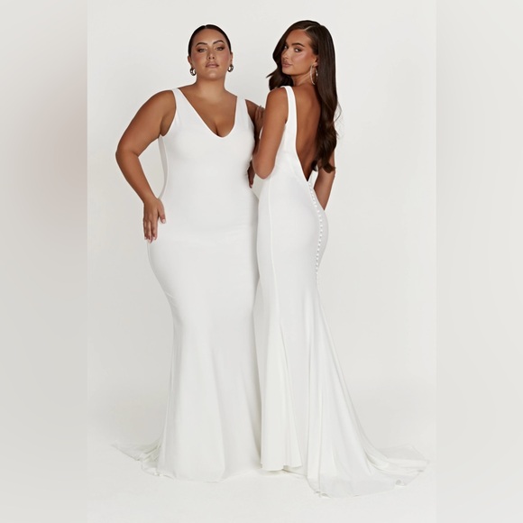 MESHKI - Kyla Low Back Gown - White - Picture 1 of 1